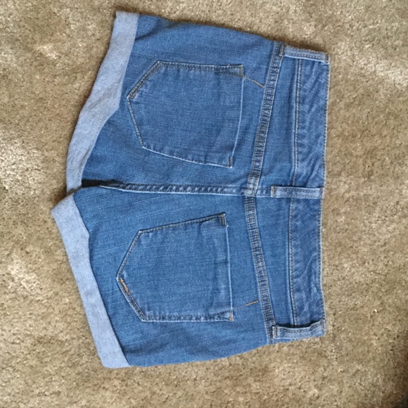 Mossimo High Rise Short - Picture 2 of 2